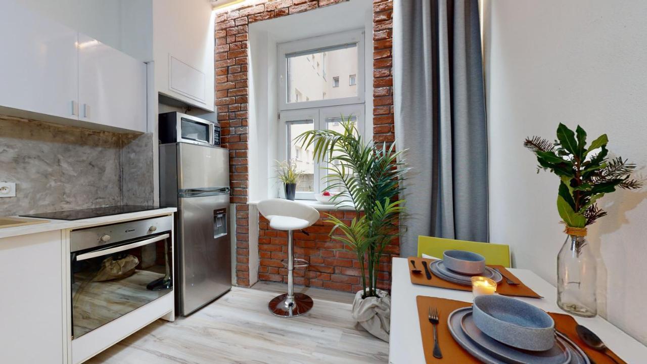 New Stylish Place For Couple Братислава Экстерьер фото