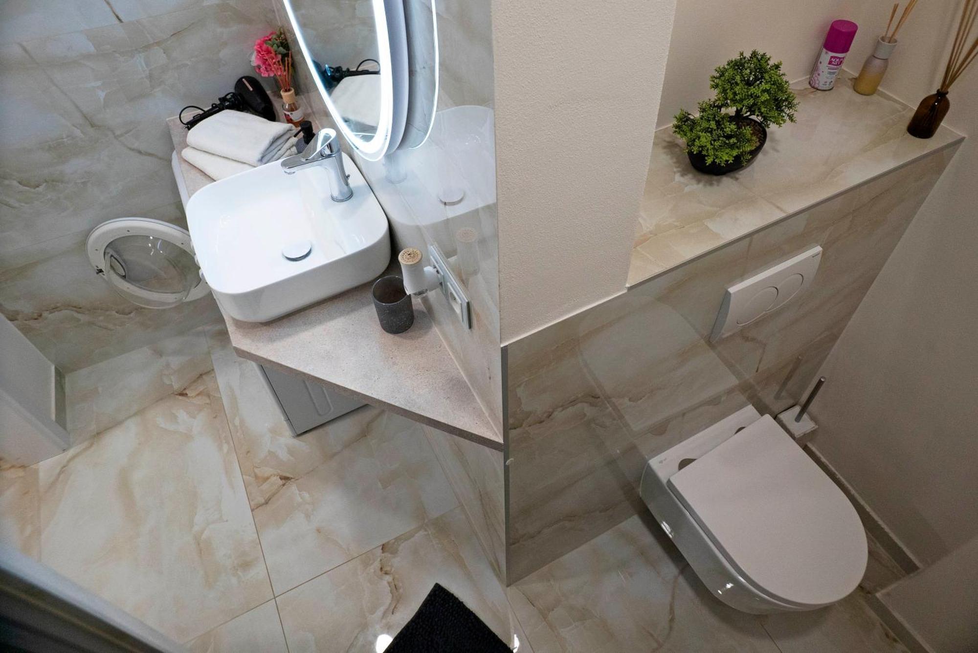 New Stylish Place For Couple Братислава Экстерьер фото
